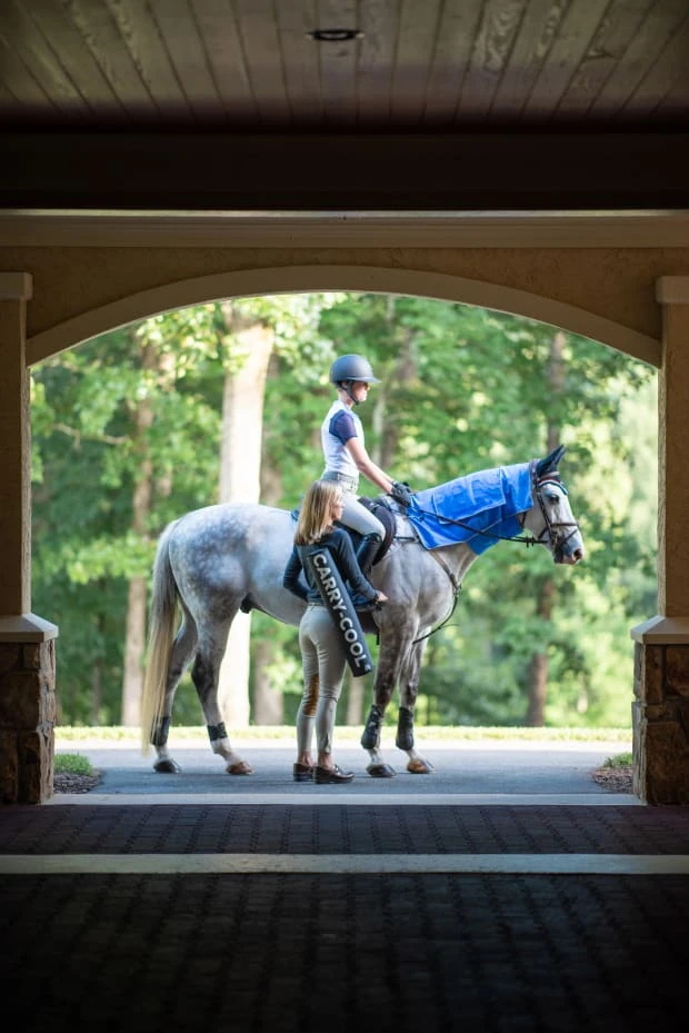 EquiSources® Carry-Cool® Sport Horse Cooling Kit 3 EquiSources® Carry-Cool® Sport Horse Cooling Kit